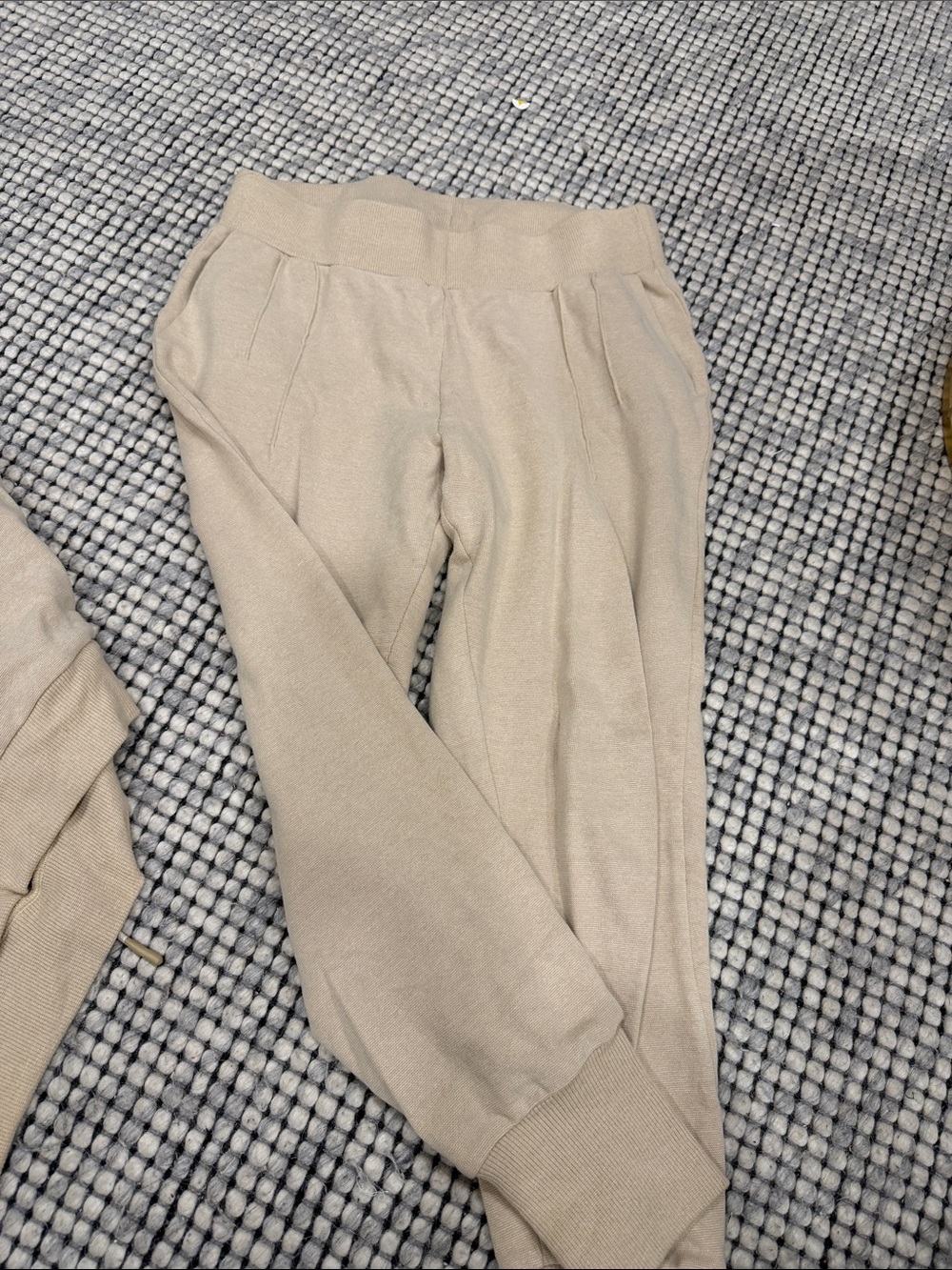 Varley Beigh SET! Sweatshirt & Jogger Set - Picture 3 of 4